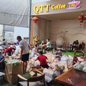 nha-xe-quyet-tien-tour-to-chuc-phat-qua-trung-thu-cho-tre-em-tai-dong-nai